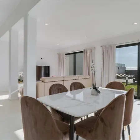 ヴィラ Lux Villas
